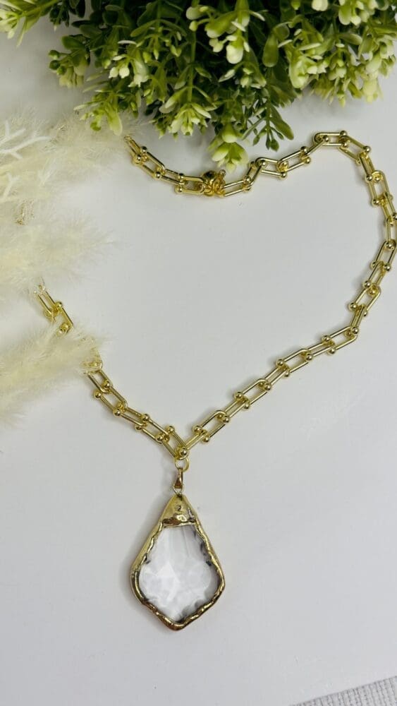 Crystal Fancy Pendant with Chunky Gold Plated Chain & Magnetic
